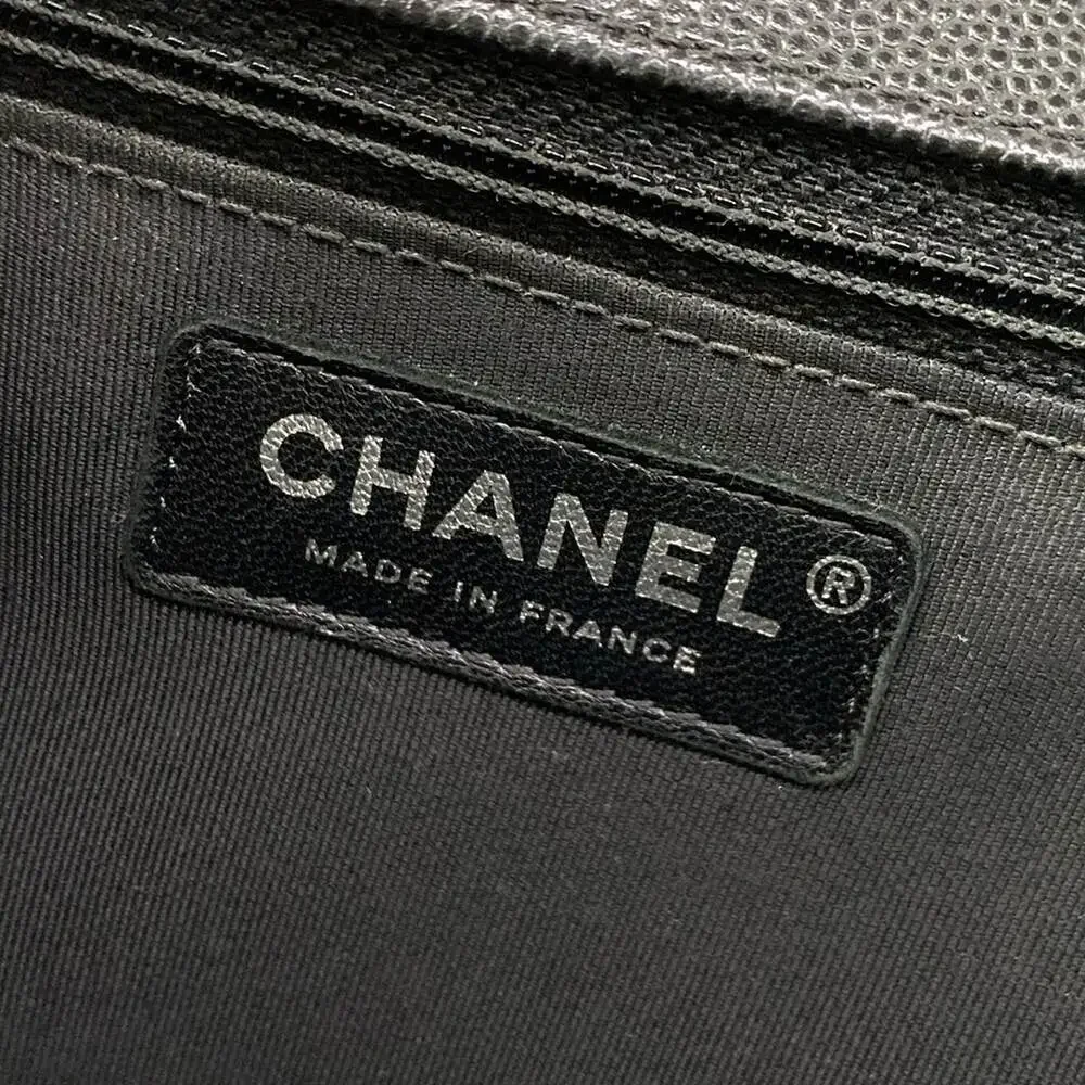 Chanel Boy Chanel / Matelasse Shoulder Bag A92193